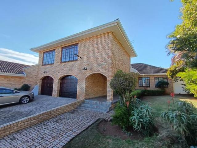 6 Bedroom House in Winterhoek Park