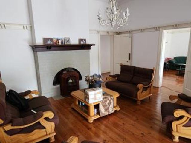 6 Bedroom House in Top Town
