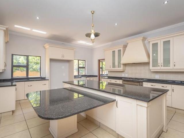 6 Bedroom House in The Coves