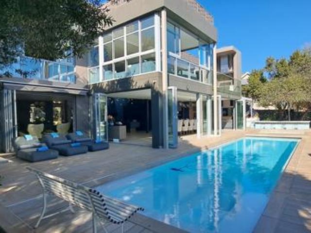 6 Bedroom House in The Island Estates