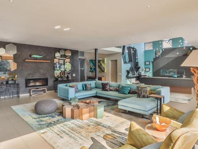 6 Bedroom House in The Islands Estate