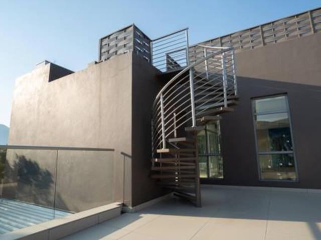 6 Bedroom House in The Islands Estate
