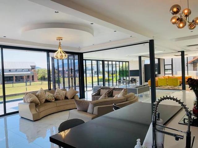 6 Bedroom House in The Islands Estate