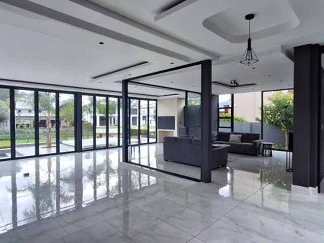 6 Bedroom House in The Islands Estate