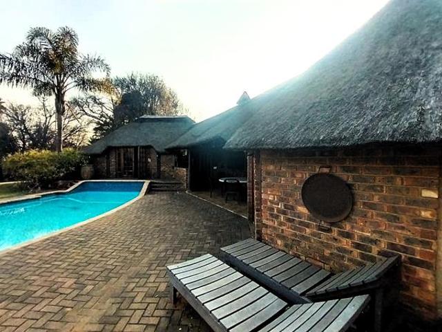 6 Bedroom House in Three Rivers