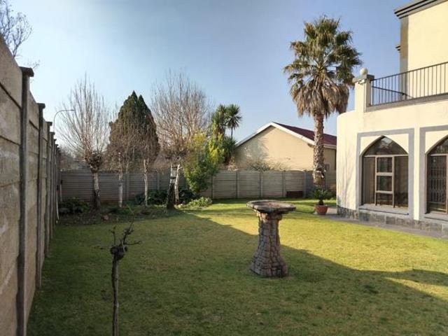 6 Bedroom House in Three Rivers