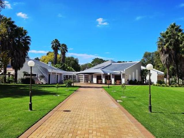6 Bedroom House in Three Rivers