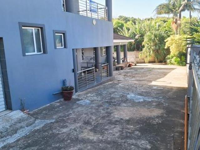 6 Bedroom House in Umtentweni