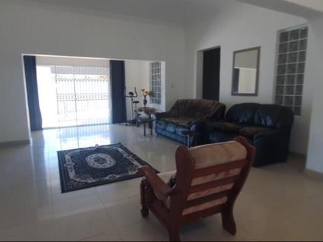 6 Bedroom House in Umtentweni