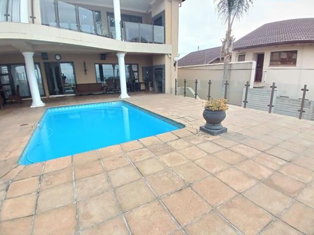 6 Bedroom House in Uvongo