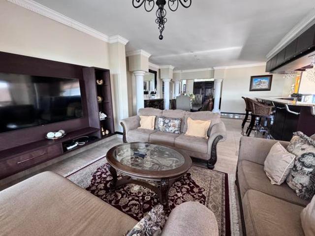 6 Bedroom House in Uvongo Beach
