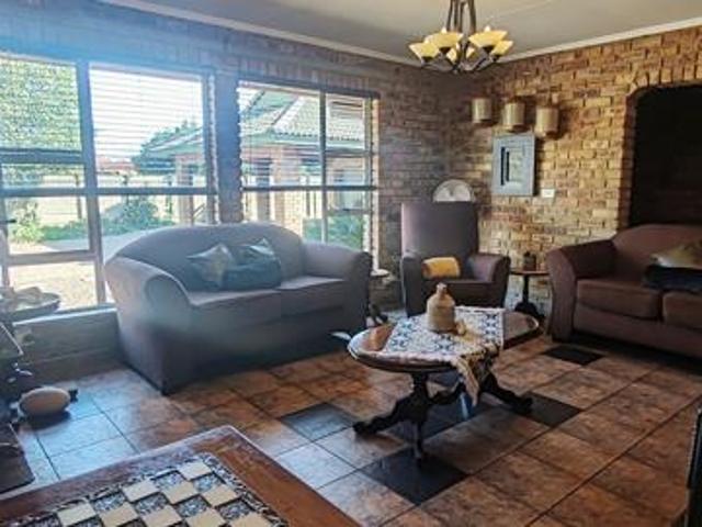 6 Bedroom House in Vaal Park