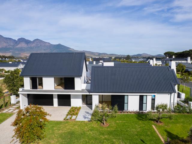 6 Bedroom House in Val de Vie Estate