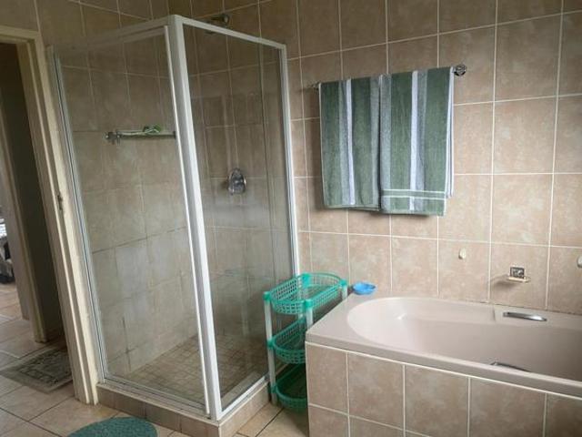 6 Bedroom House in Veld En Vlei
