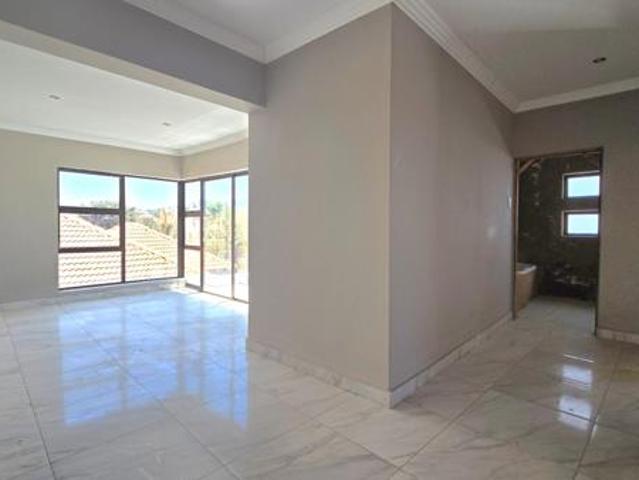 6 Bedroom House in Xanadu
