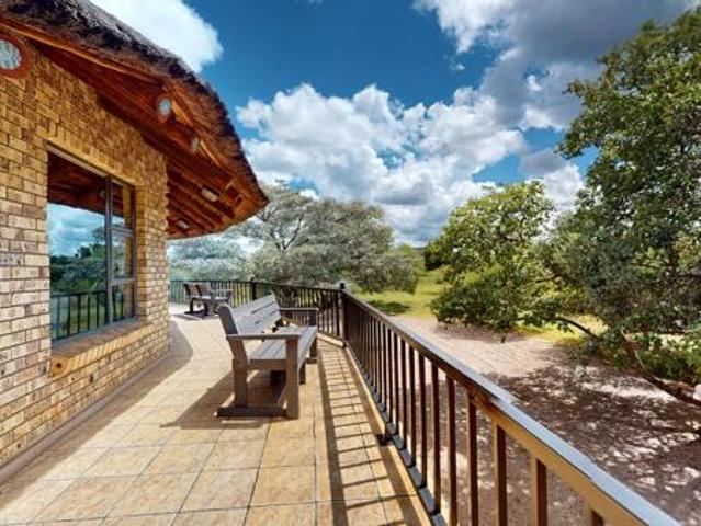 6 Bedroom House in Zebula Golf Estate