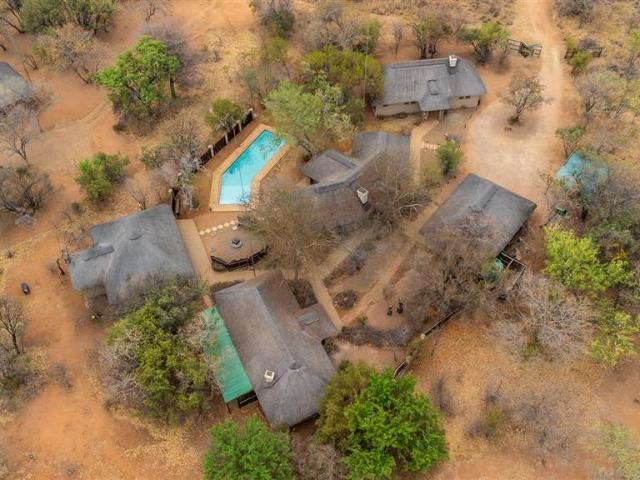 6 Bedroom House in Zebula Golf Estate