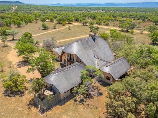 6 Bedroom House in Zebula Golf Estate