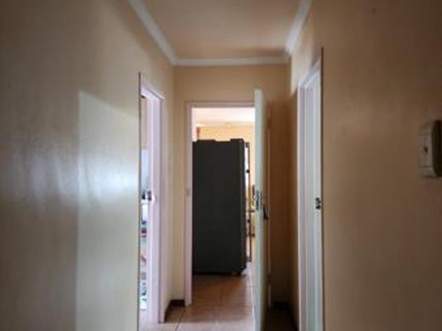 6 Bedroom House in Zeekoevlei