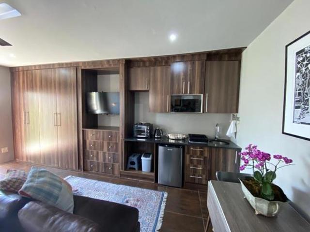 6 Bedroom House in Zwartkop