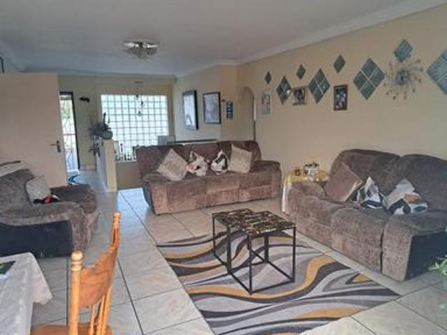 6 bedroom house on the market with g.