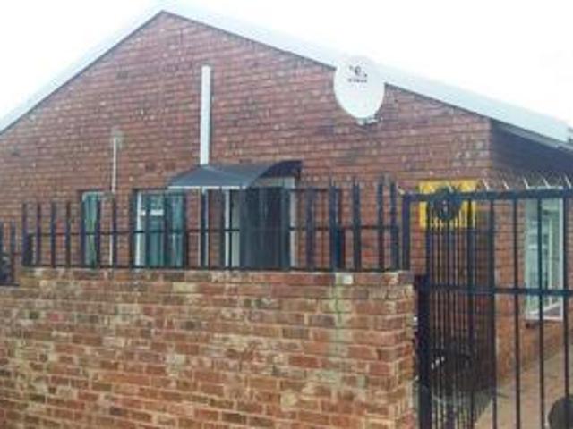 6 bedroom house on the market in sop.