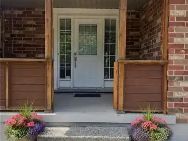 6 Bedroom House Waterloo ON 103060507