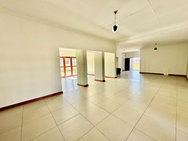 6 Bedroom House To Rent in Waterlake Farm Lifestyle Estate
