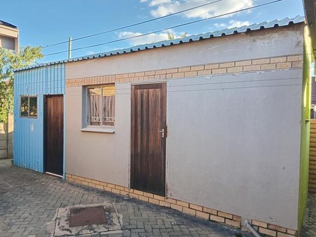6 Bedroom house to rent in Heidedal, Bloemfontein