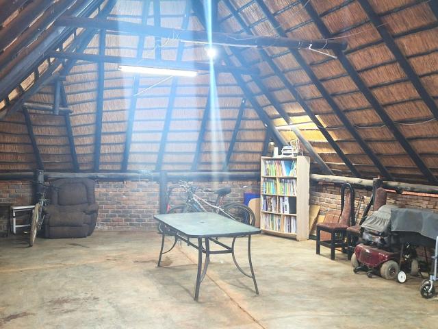 6 Bedroom House To Rent in Kameeldoringpark