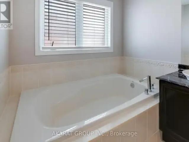 6 Bedroom House Vaughan ON 102847473