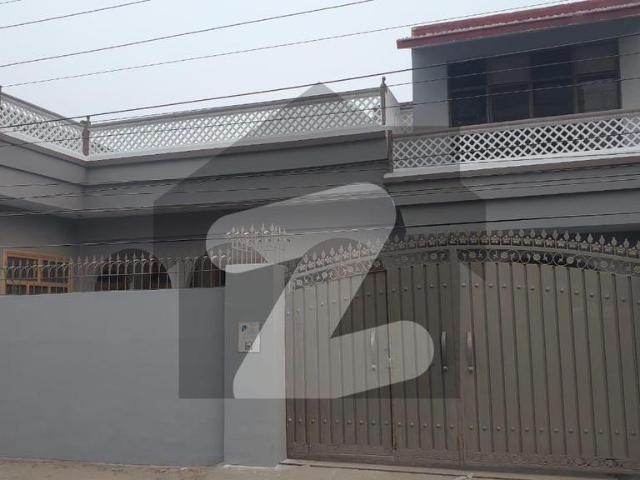 6 Bedroom Home Near Shopping Mall Chen One & Mall Of Sargodha Near University Of Sargodha! Bypass