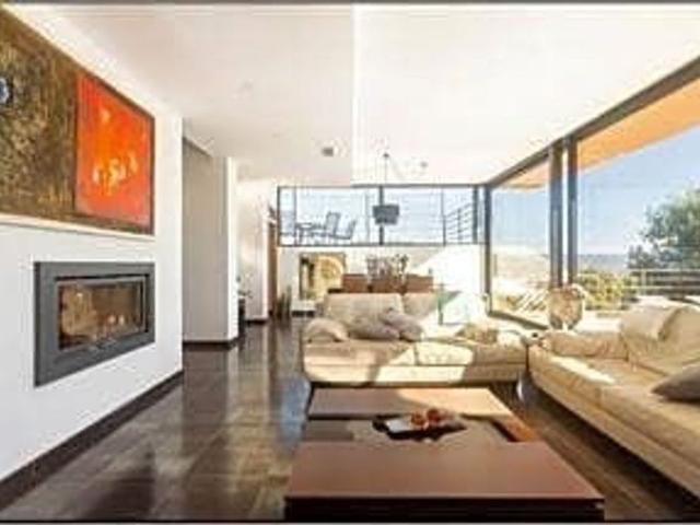 6 bedroom luxury Villa for rent in Casinos, Spain