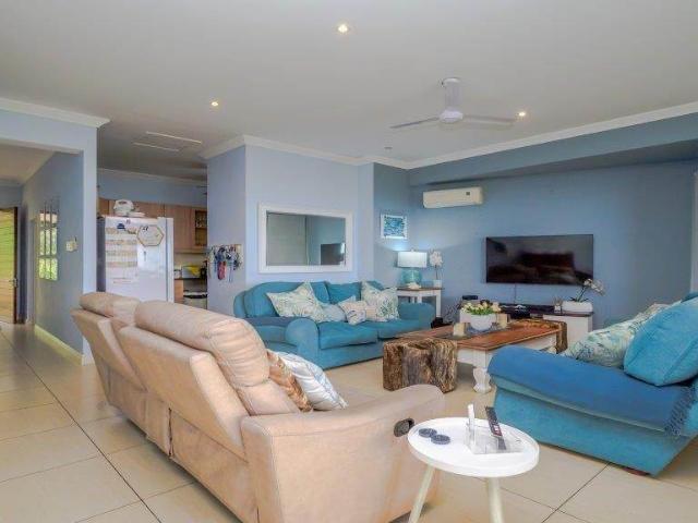 6 Bedroom Townhouse in Blythedale Beach