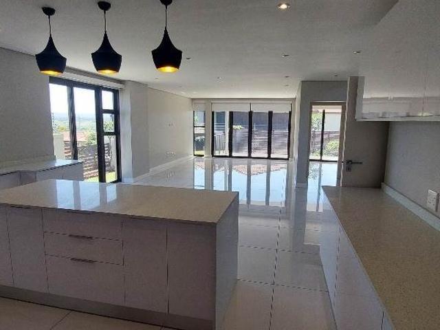 6 Bedroom Townhouse in Izinga Estate
