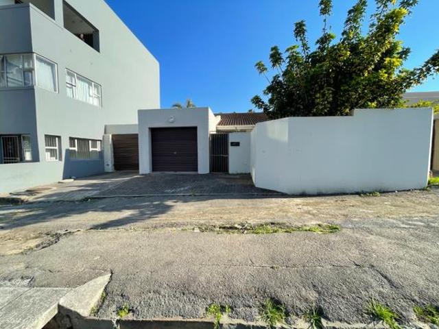 6 Bedroom Townhouse in Quigney