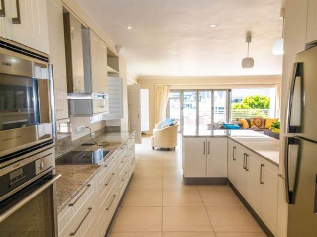 6 Bedroom Townhouse in St Francis Bay Canals