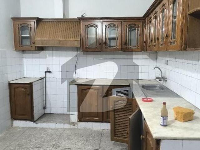6 Bedrooms &Amp  6 Bathrooms 2D TV Lounge &Amp  2 Kitchen G 10