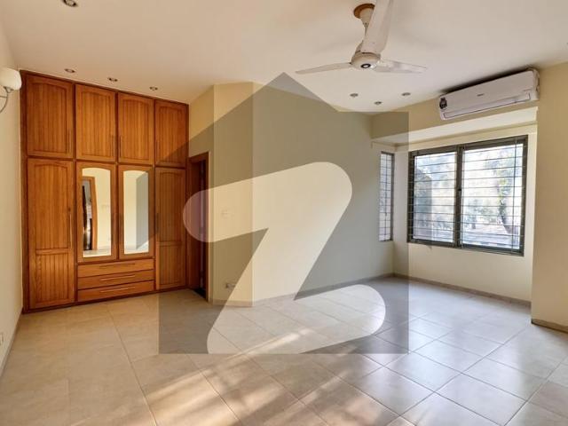 6 Bedrooms Beautiful Triple Story House Available For Rent F 7