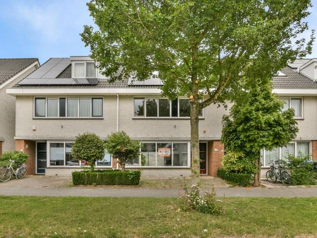 6 bedrooms Surface Area: 151m2