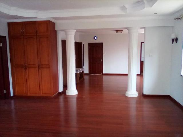 6 Bedrooms Townhouses For Sale in Karen
