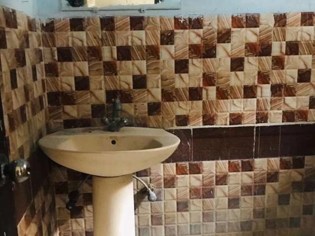 6 bedrooms 6 attached bath independant house for sale 3 portions Lahore Airport Road ID 13219