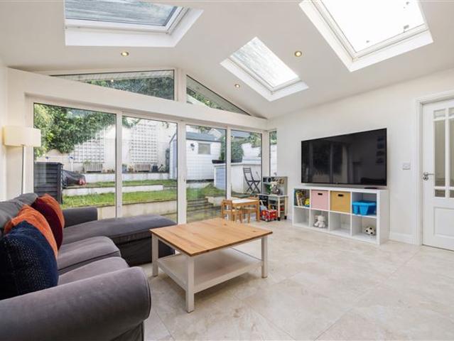 6 Beechview, Rathfarnham, Dublin 16 Cassidy Investment Property Services Limited 4751 MyHome. Ie Residential