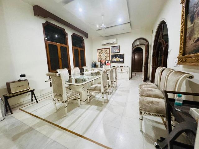 6 BHK Villa in Greater Kailash for rent New Delhi. The reference number is 20611217
