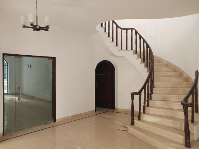 6 BHK Villa in New Friends Colony for resale New Delhi. The reference number is 7555551