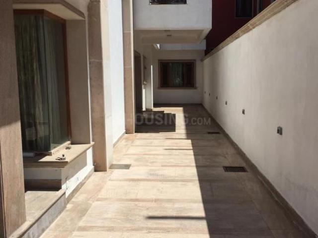 6 BHK Villa in Sector 50 for rent Noida. The reference number is 13231503