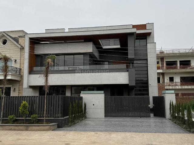 6 BHK Villa in Sector 80 for resale Mohali. The reference number is 20110628