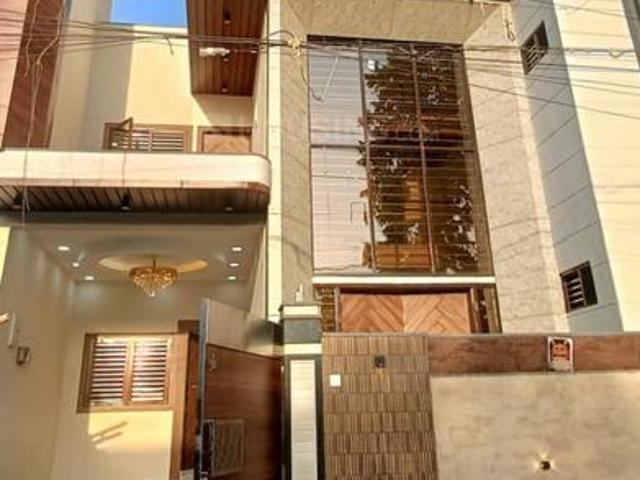 6 BHK Villa in Sikandra for resale Agra. The reference number is 19982305