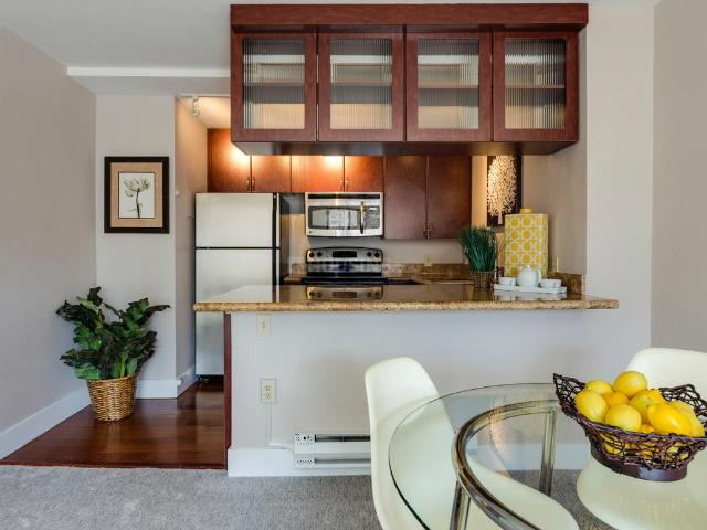 6 BHK Apartment in Bandra East for resale Mumbai. The reference number is 9657861