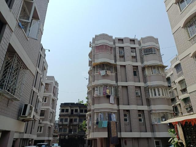 6 BHK Apartment in Behala for resale Kolkata. The reference number is 14378828